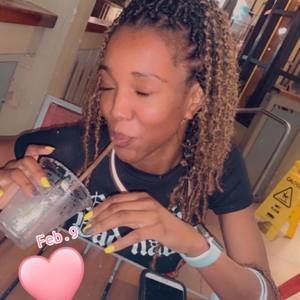 Meet your Posher, Melanie